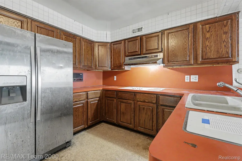 3030 Bloomfield Park Drive West Bloomfield Charter Township, MI 48323