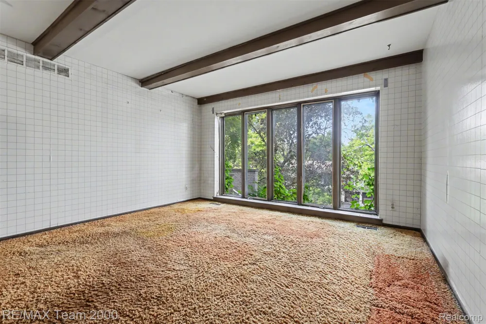 3030 Bloomfield Park Drive West Bloomfield Charter Township, MI 48323