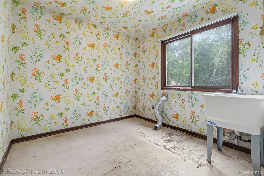 3030 Bloomfield Park Drive West Bloomfield Charter Township, MI 48323