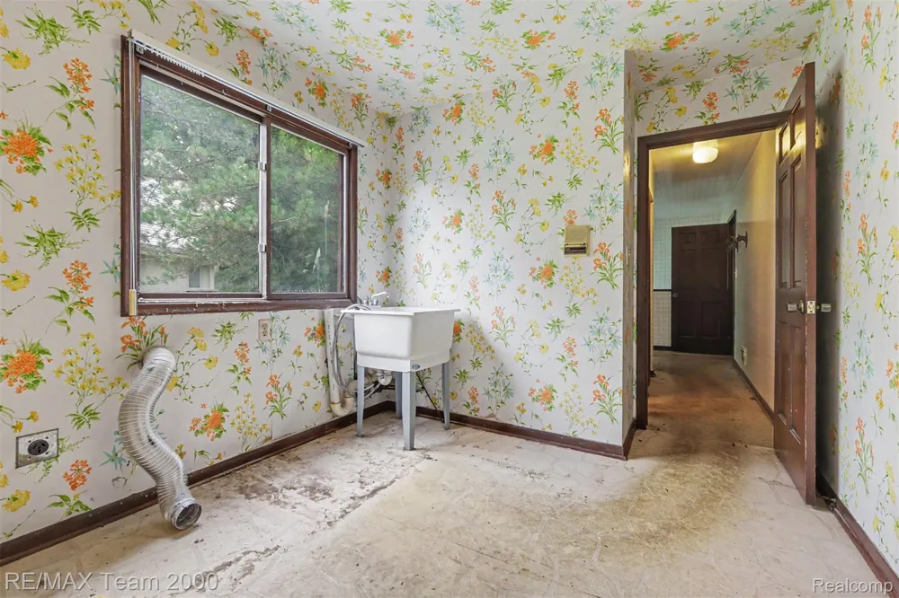 3030 Bloomfield Park Drive West Bloomfield Charter Township, MI 48323