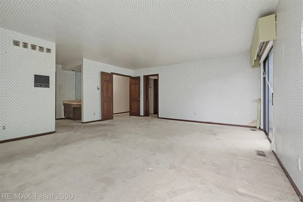 3030 Bloomfield Park Drive West Bloomfield Charter Township, MI 48323