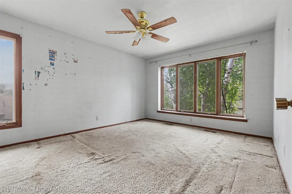 3030 Bloomfield Park Drive West Bloomfield Charter Township, MI 48323