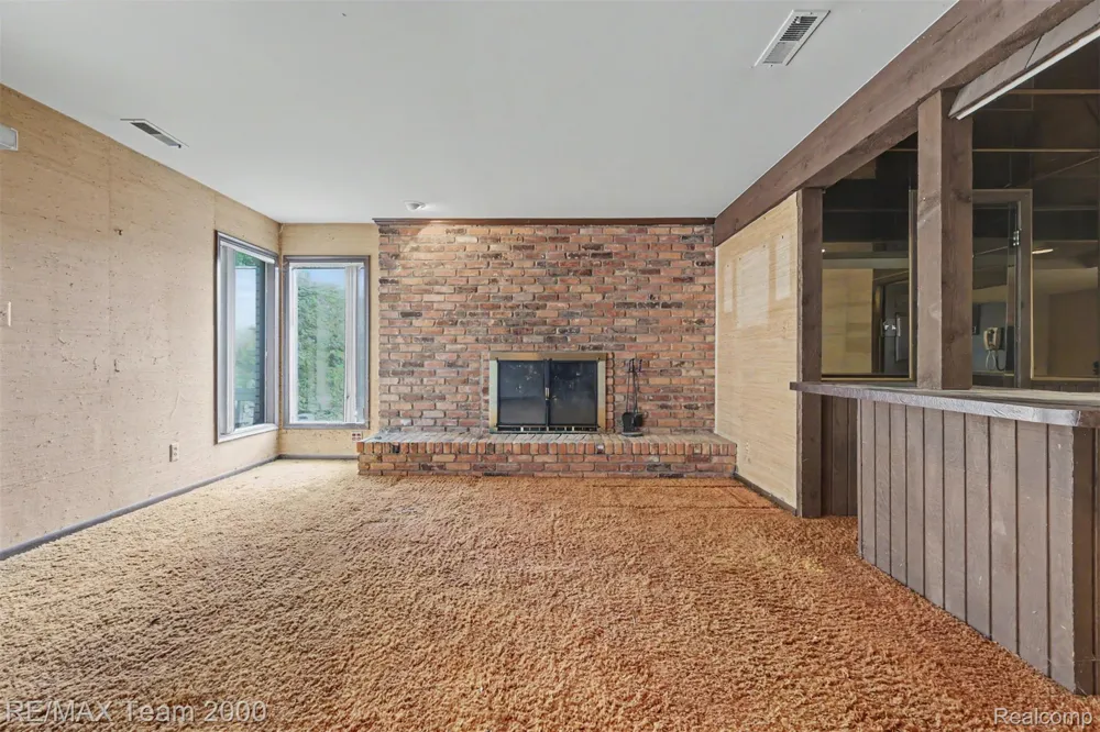 3030 Bloomfield Park Drive West Bloomfield Charter Township, MI 48323