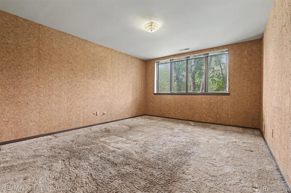 3030 Bloomfield Park Drive West Bloomfield Charter Township, MI 48323