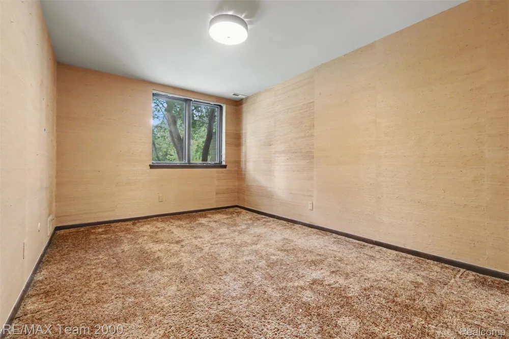 3030 Bloomfield Park Drive West Bloomfield Charter Township, MI 48323