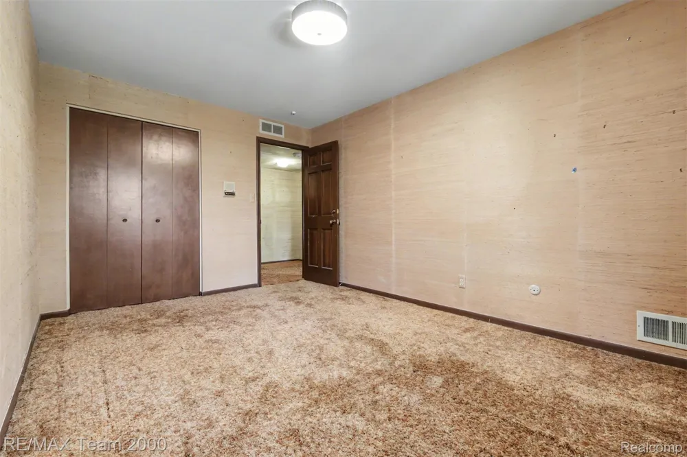 3030 Bloomfield Park Drive West Bloomfield Charter Township, MI 48323