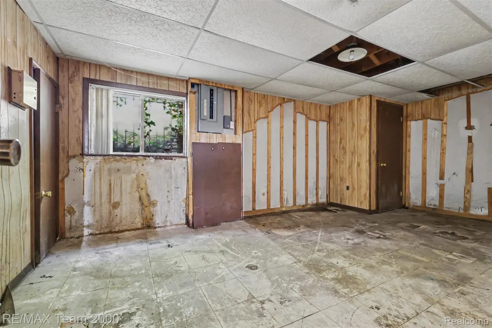 3030 Bloomfield Park Drive West Bloomfield Charter Township, MI 48323