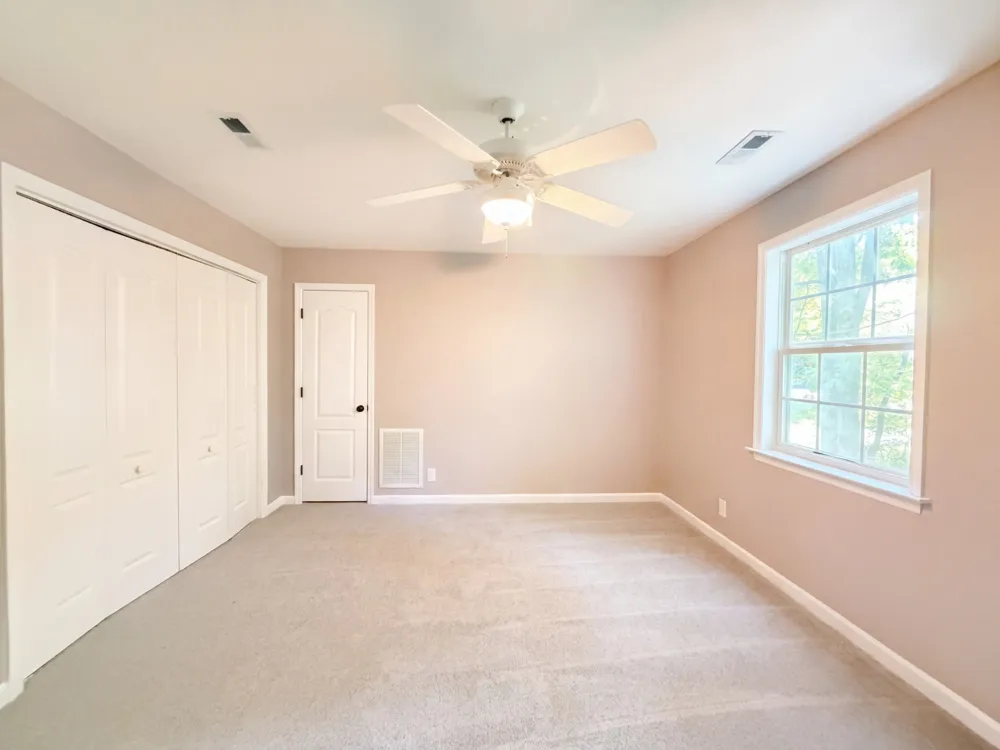 608 Beechtree Ct Burns, TN 37029