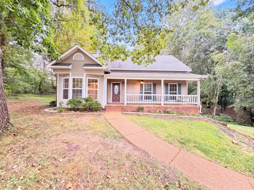608 Beechtree Ct Burns, TN 37029