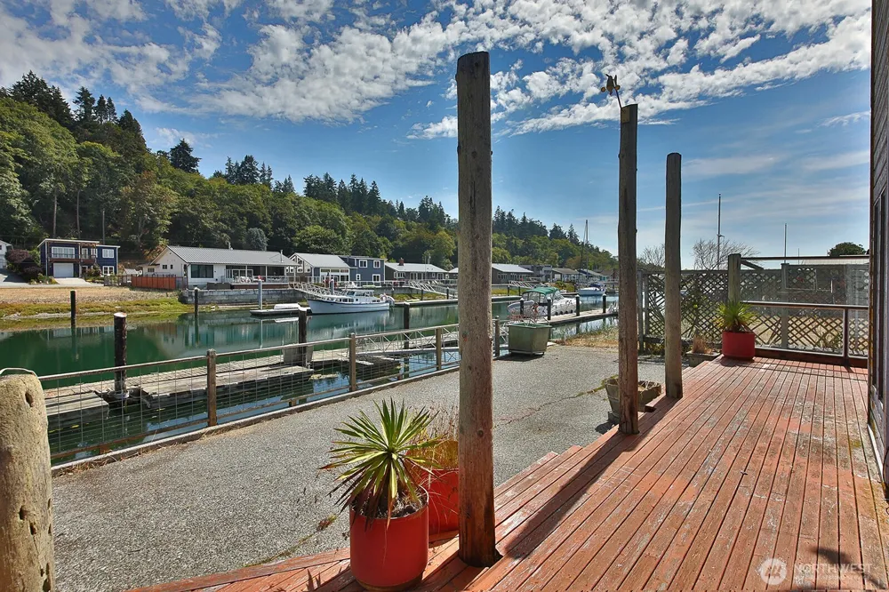3705 Steelhead Drive Greenbank, WA 98253