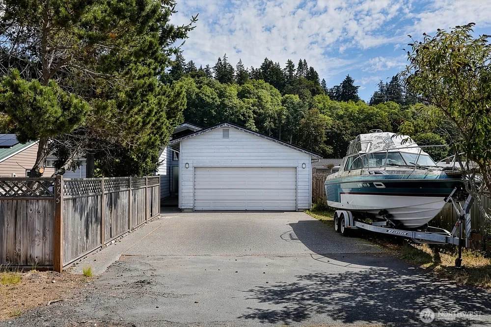 3705 Steelhead Drive Greenbank, WA 98253