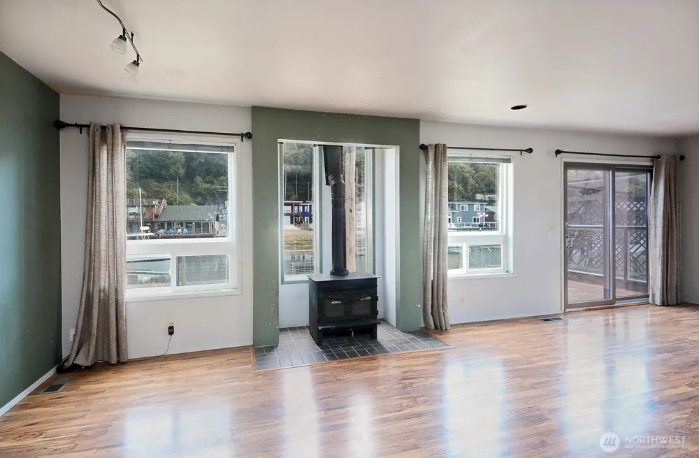3705 Steelhead Drive Greenbank, WA 98253