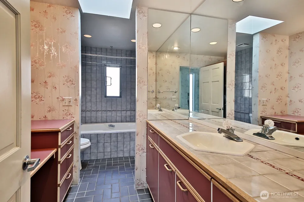 3705 Steelhead Drive Greenbank, WA 98253