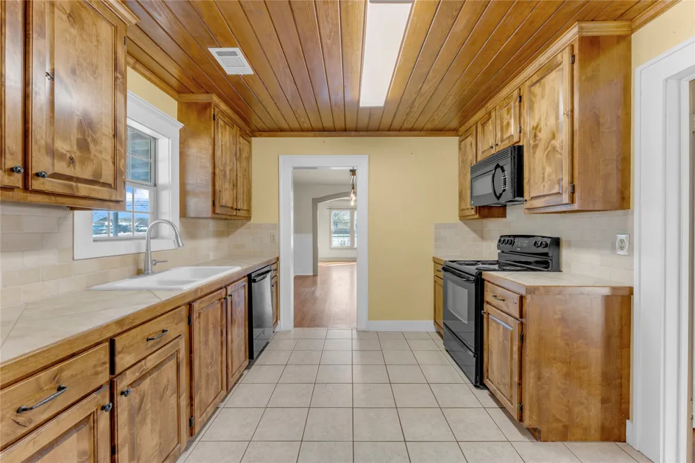 808 Water Street Burnet, TX 78611