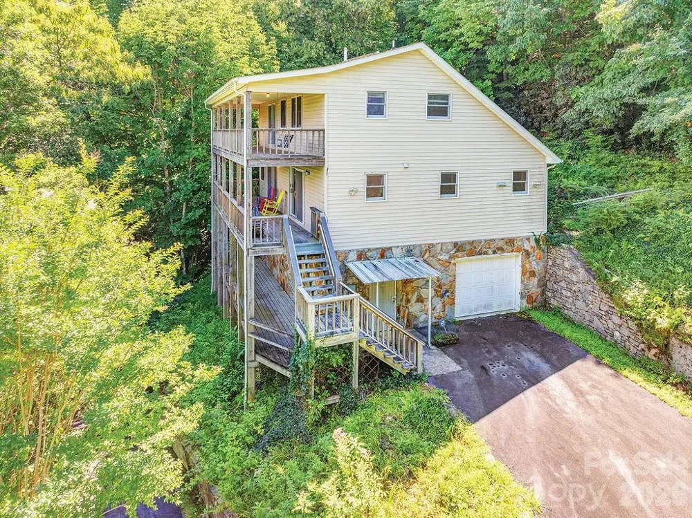 94 Marcellina Drive Fairview, NC 28730