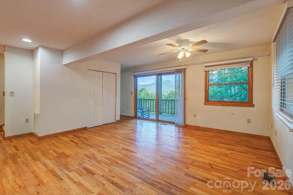 94 Marcellina Drive Fairview, NC 28730