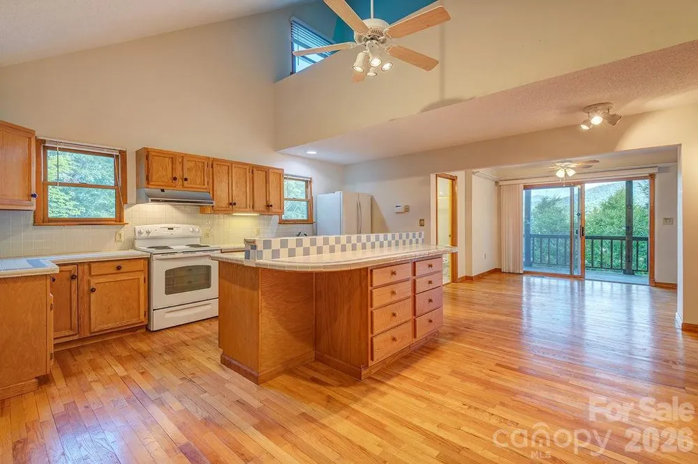 94 Marcellina Drive Fairview, NC 28730