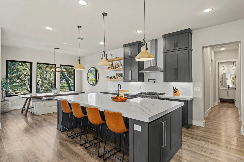 316 Stockman Drive Dripping Springs, TX 78620