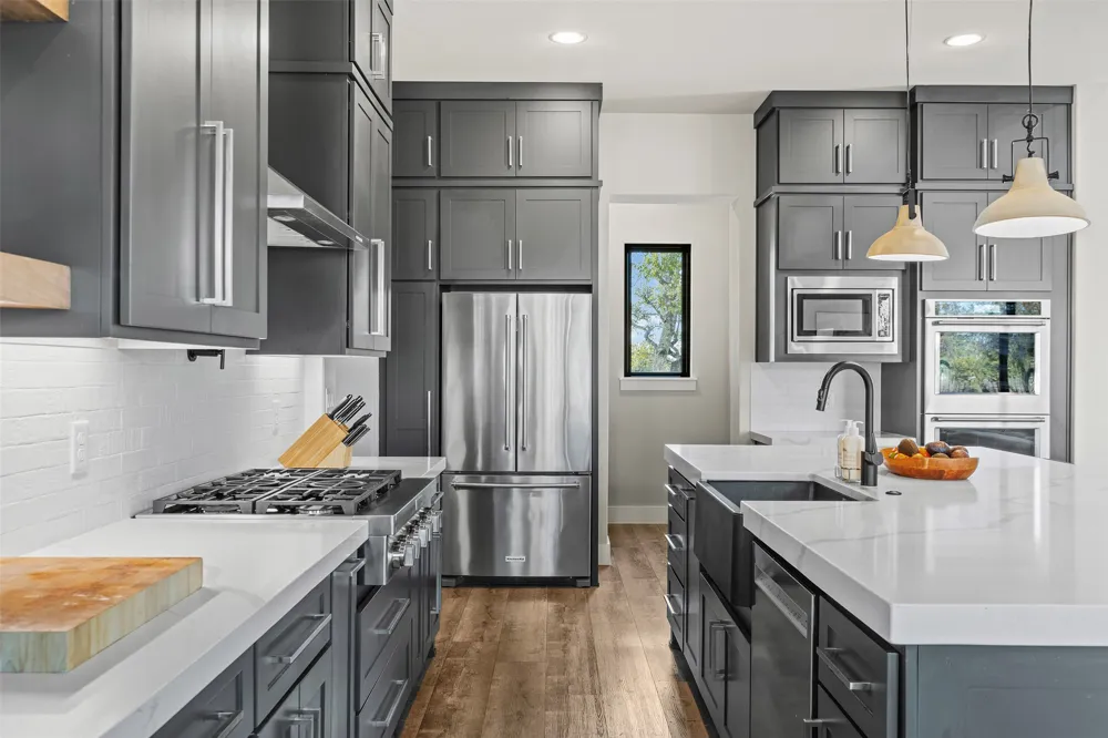 316 Stockman Drive Dripping Springs, TX 78620