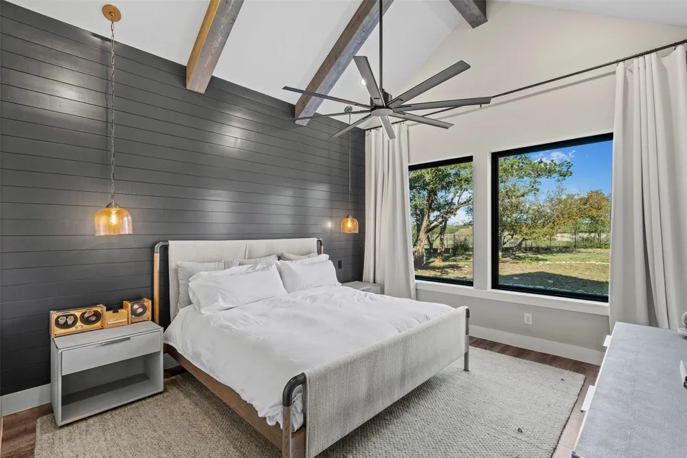 316 Stockman Drive Dripping Springs, TX 78620