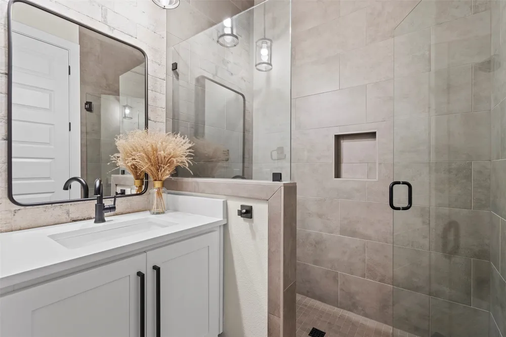 316 Stockman Drive Dripping Springs, TX 78620
