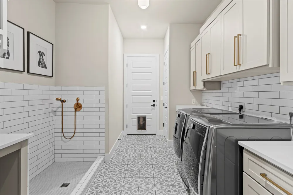 316 Stockman Drive Dripping Springs, TX 78620