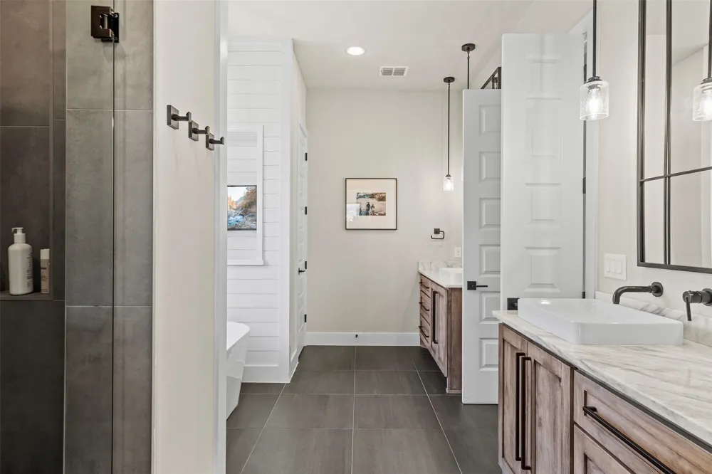 316 Stockman Drive Dripping Springs, TX 78620