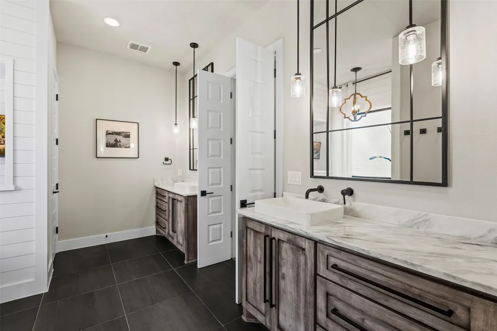 316 Stockman Drive Dripping Springs, TX 78620