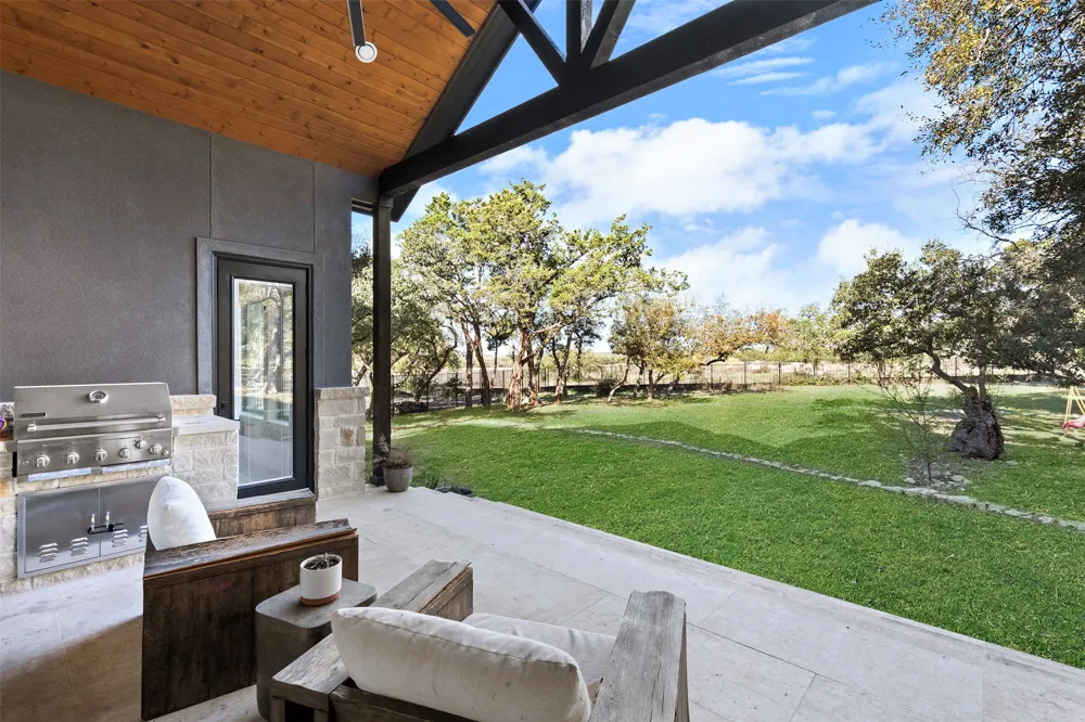 316 Stockman Drive Dripping Springs, TX 78620