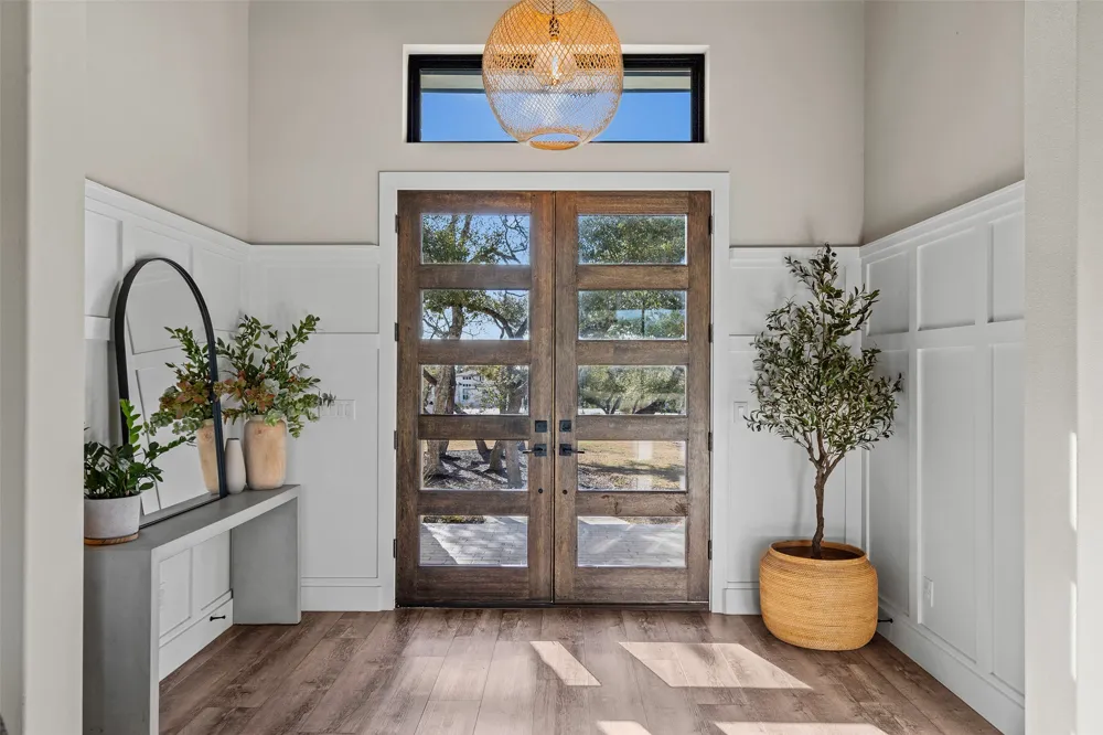 316 Stockman Drive Dripping Springs, TX 78620