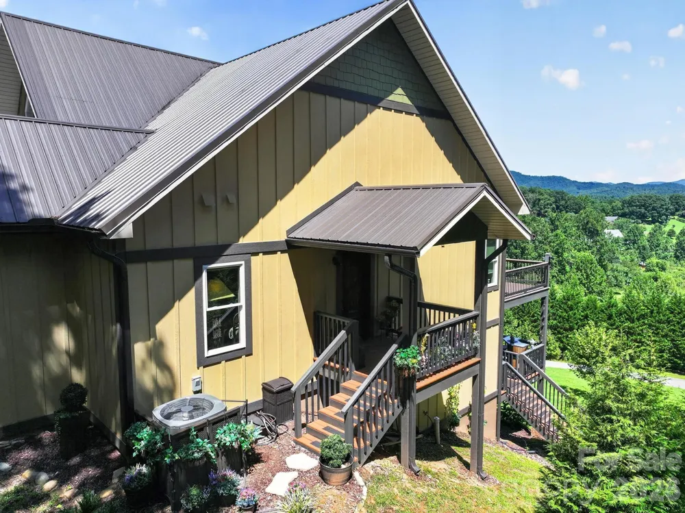 100 Brookstone Mountain Trail Franklin, NC 28734