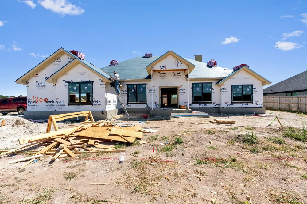 1300 Promised Land Hewitt, TX 76643
