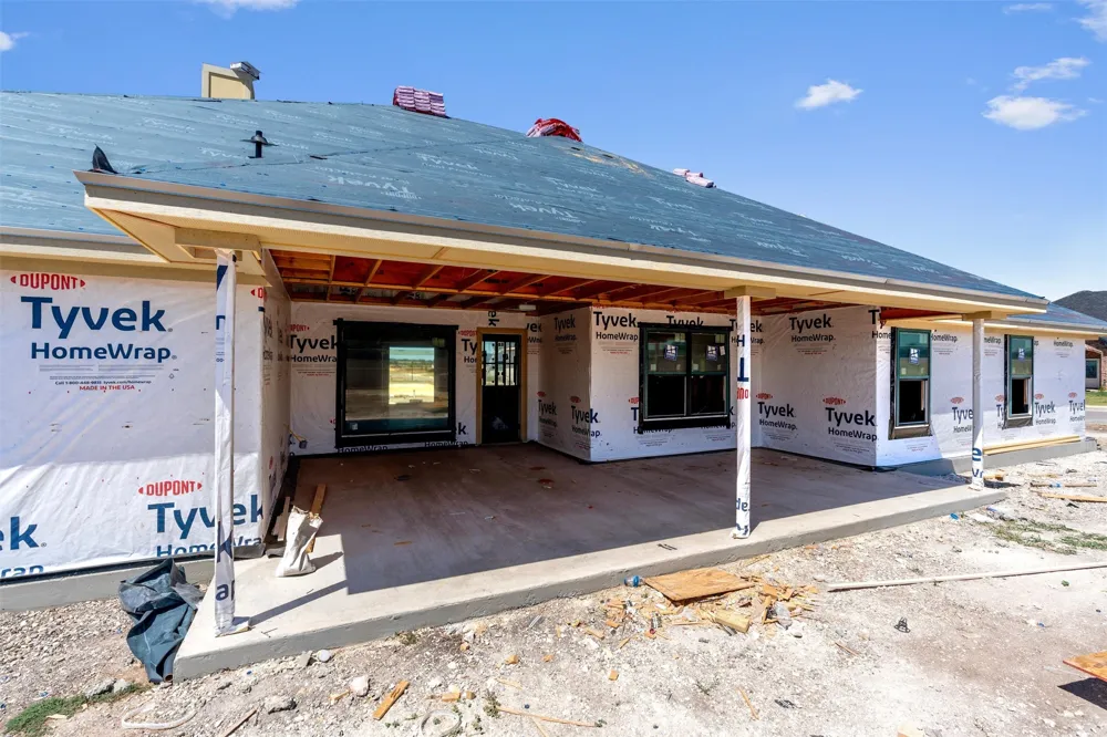 1300 Promised Land Hewitt, TX 76643
