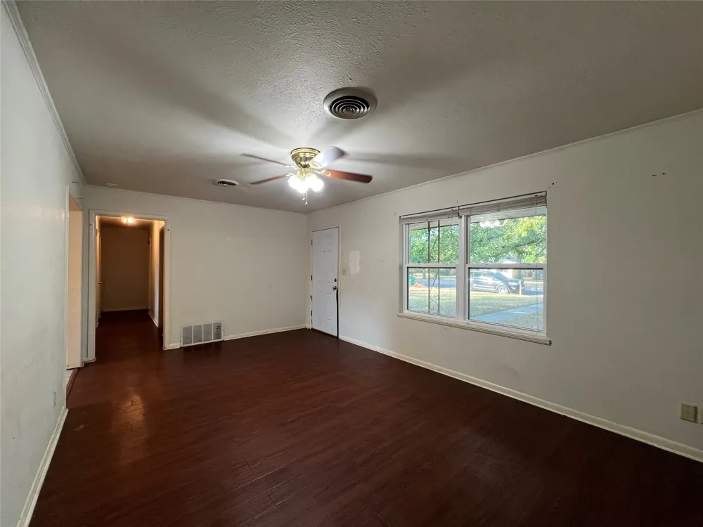 517 LYDIA Stephenville, TX 76401