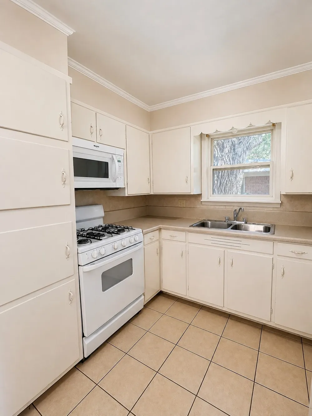 517 LYDIA Stephenville, TX 76401
