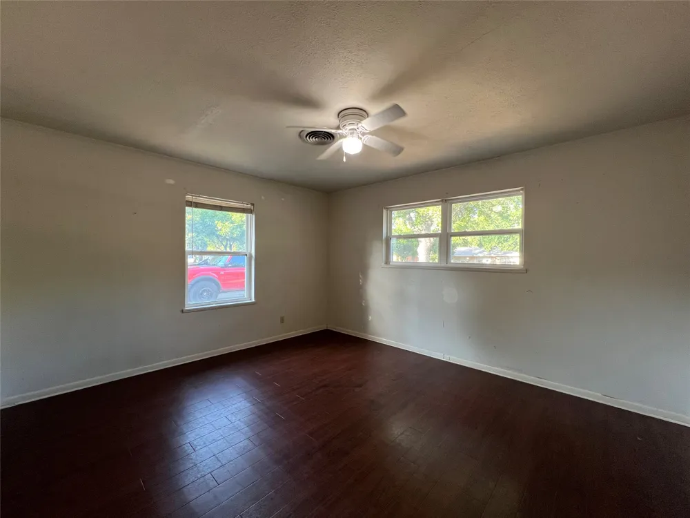 517 LYDIA Stephenville, TX 76401