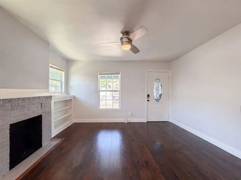 2832 Avenue I Fort Worth, TX 76105