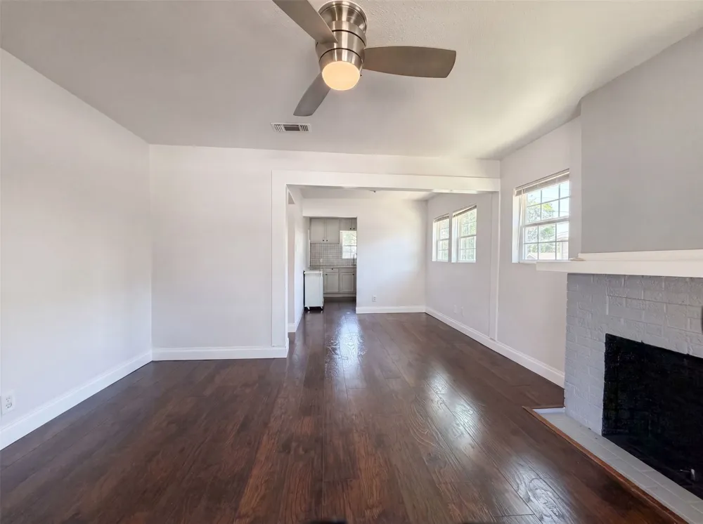 2832 Avenue I Fort Worth, TX 76105