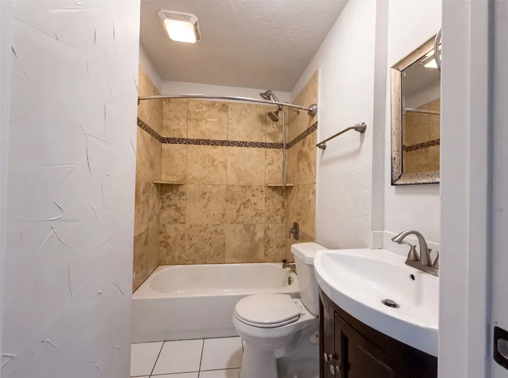 2832 Avenue I Fort Worth, TX 76105