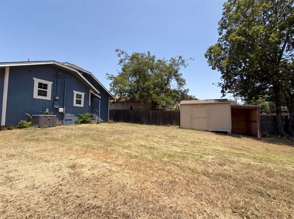 2832 Avenue I Fort Worth, TX 76105