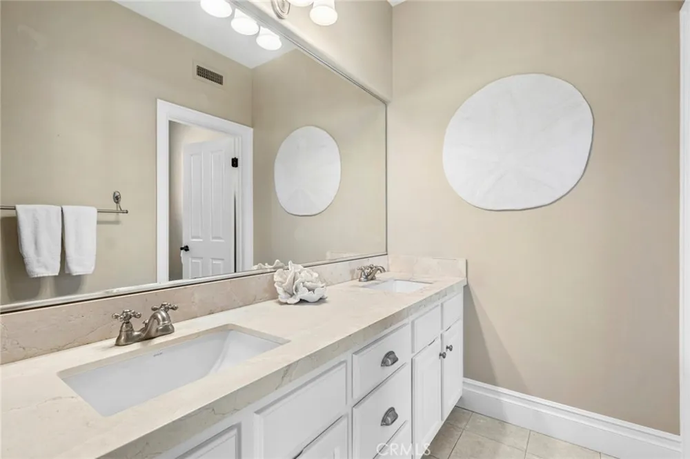 25 Lyon Newport Coast, CA 92657