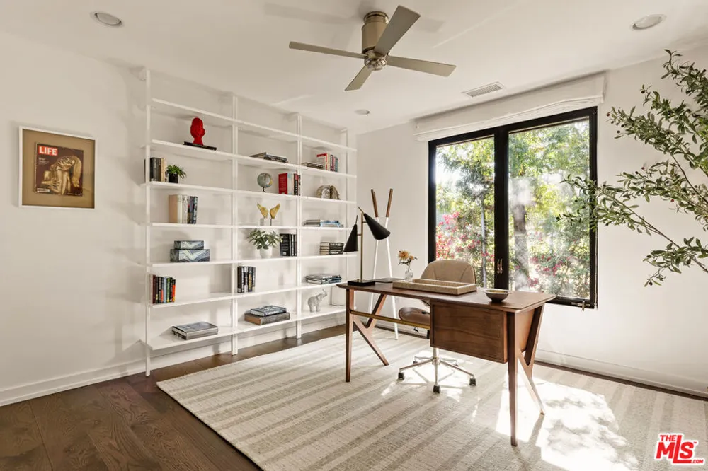 17352 MAGNOLIA BOULEVARD Encino, CA 91316