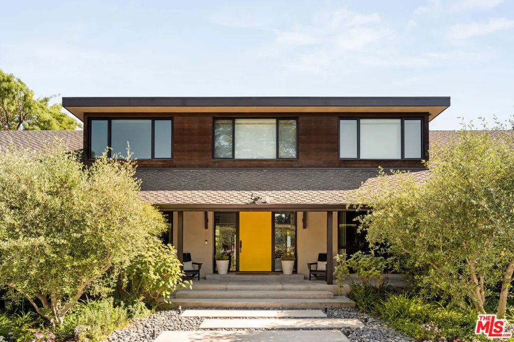 17352 MAGNOLIA BOULEVARD Encino, CA 91316