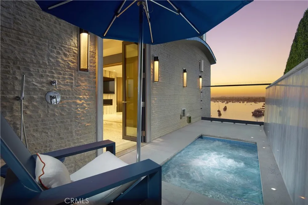 183 Carnation Avenue Corona del Mar, CA 92625
