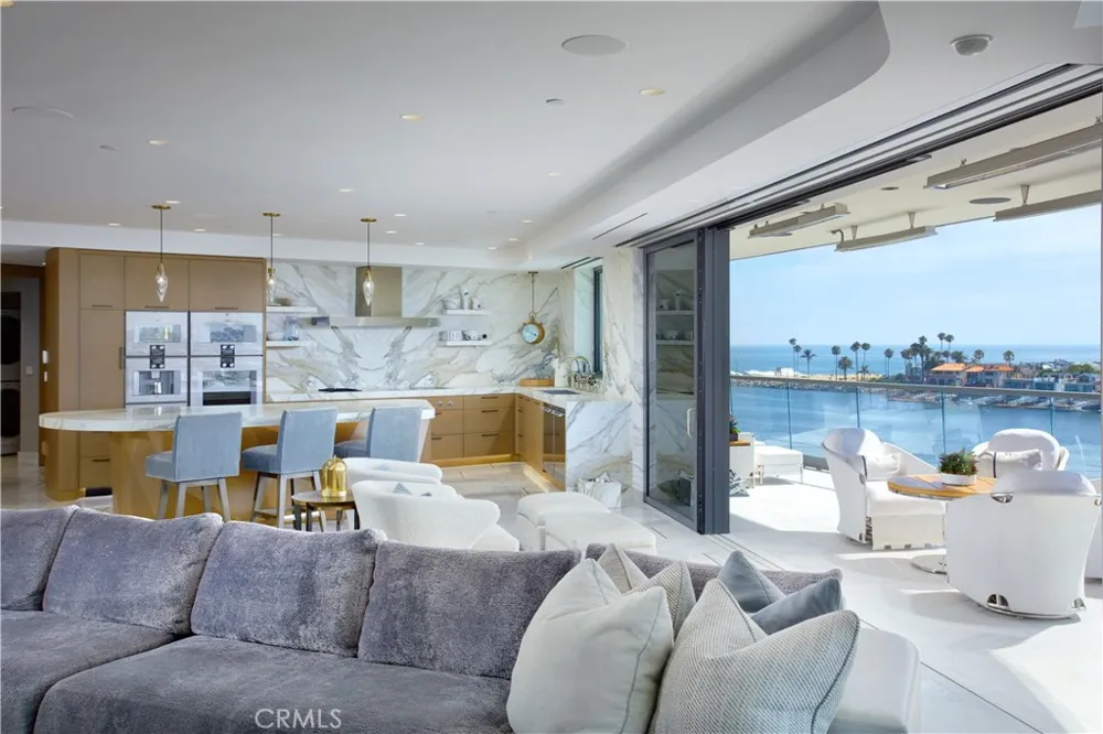 183 Carnation Avenue Corona del Mar, CA 92625