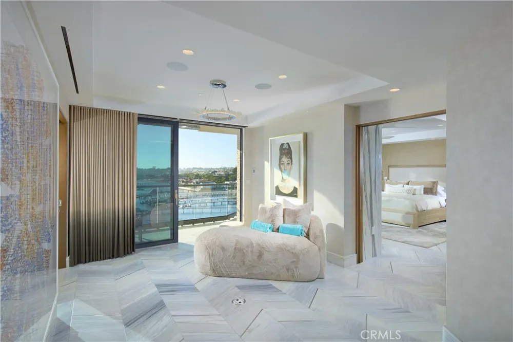 183 Carnation Avenue Corona del Mar, CA 92625