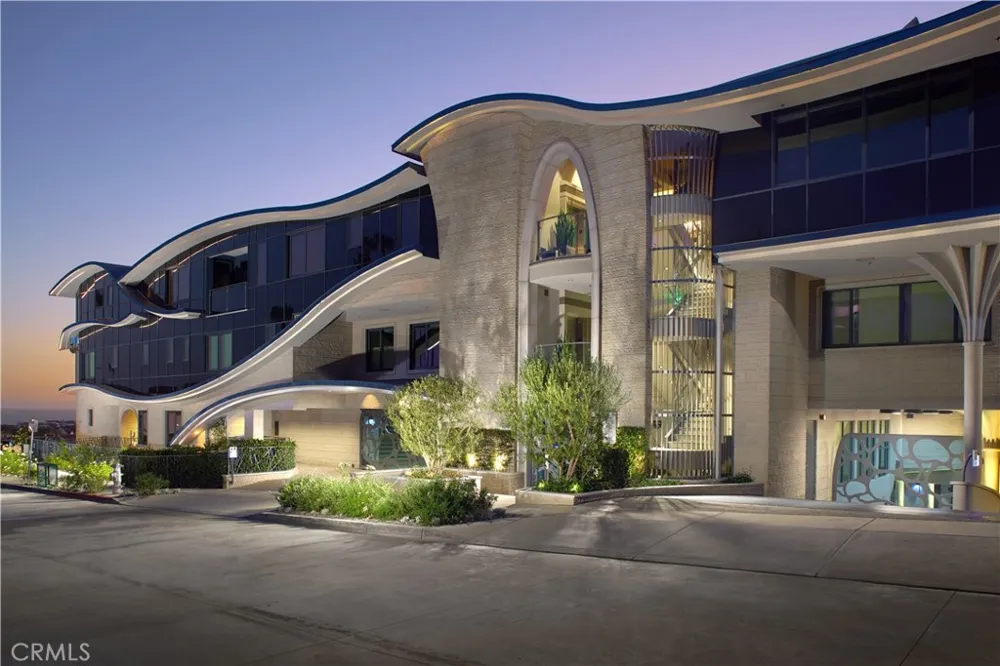 183 Carnation Avenue Corona del Mar, CA 92625
