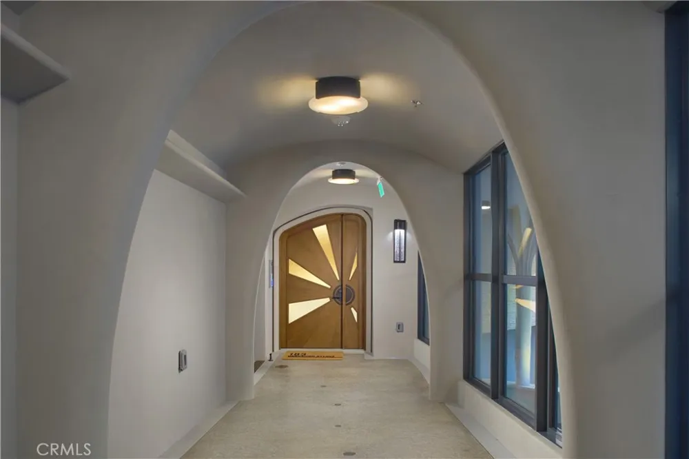 183 Carnation Avenue Corona del Mar, CA 92625