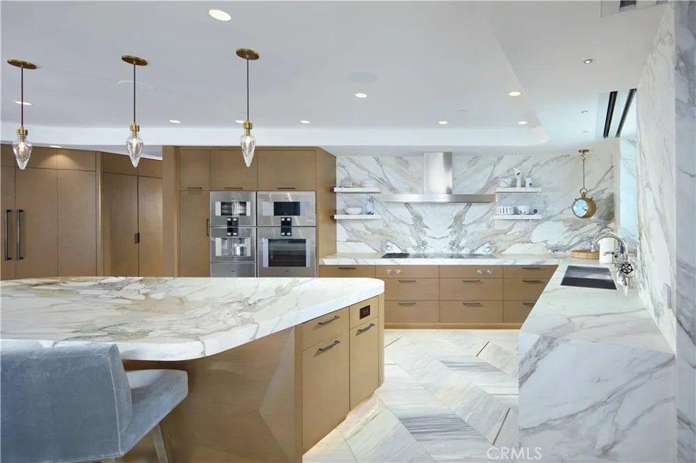 183 Carnation Avenue Corona del Mar, CA 92625