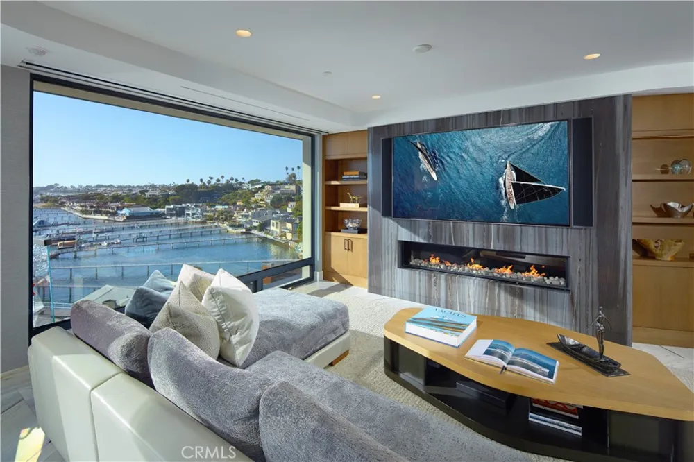 183 Carnation Avenue Corona del Mar, CA 92625